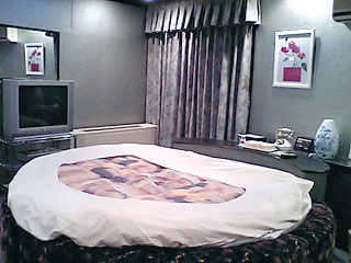 松山市/ホテル アムール/51号室/ベッド