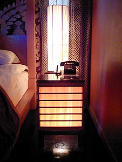 大洲市/Ｃｏｌｏｒｓ (ホテル カラーズ)/205号室“Asian”/ベッドサイドの灯り